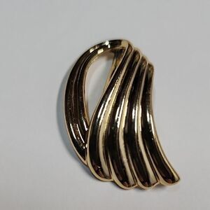 Vintage Piscitelli Gold Tone Swirl Angel Wing Scarf Slide Clip